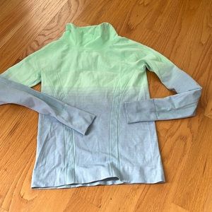 Ivivva Lululemon fly tech long sleeve turtleneck size 12 mint/lavender